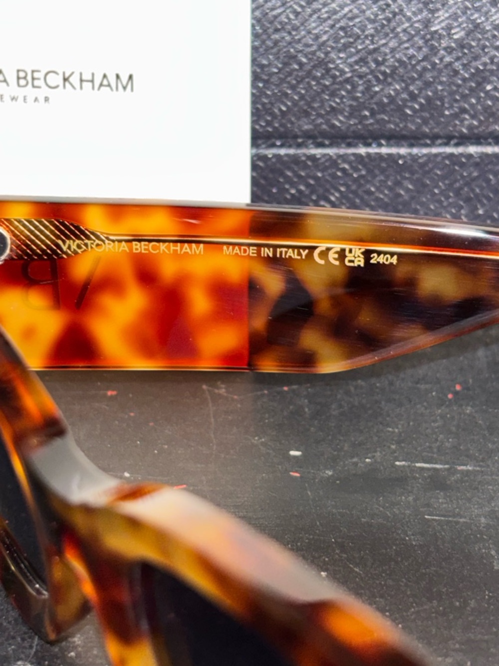 Victoria Beckham VB654S Light Tortoise Sunglasses in Case NIB - Picture 3 of 5